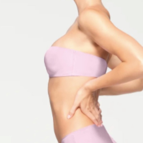 Skims Strapless Bra - Picture 4 of 9